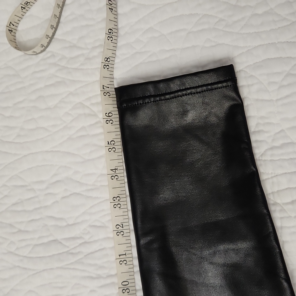 CLIV HIGH WAISTED FAUX BLACK LEATHER LEGGINGS. - Picture 6 of 9